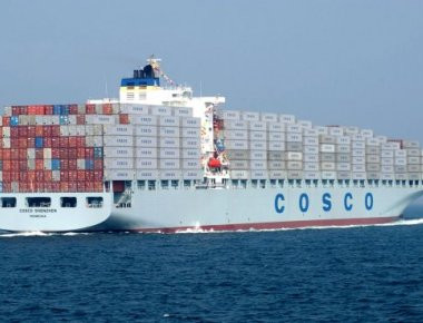 FAZ: Η επέκταση της Cosco στην Ευρώπη θα έχει ως βάση το Λιμάνι του Πειραία